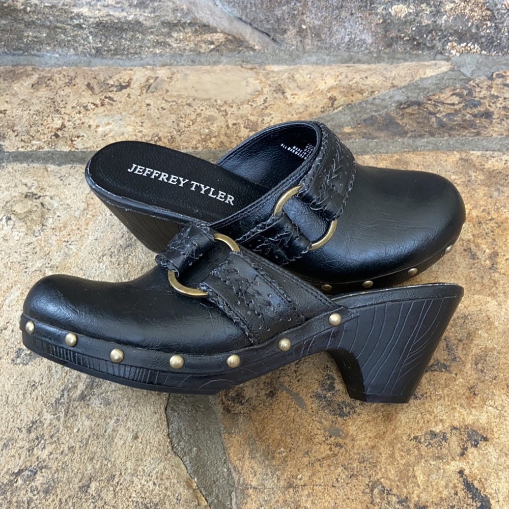 Jeffrey Tyler Clogs - Picture 7 of 10